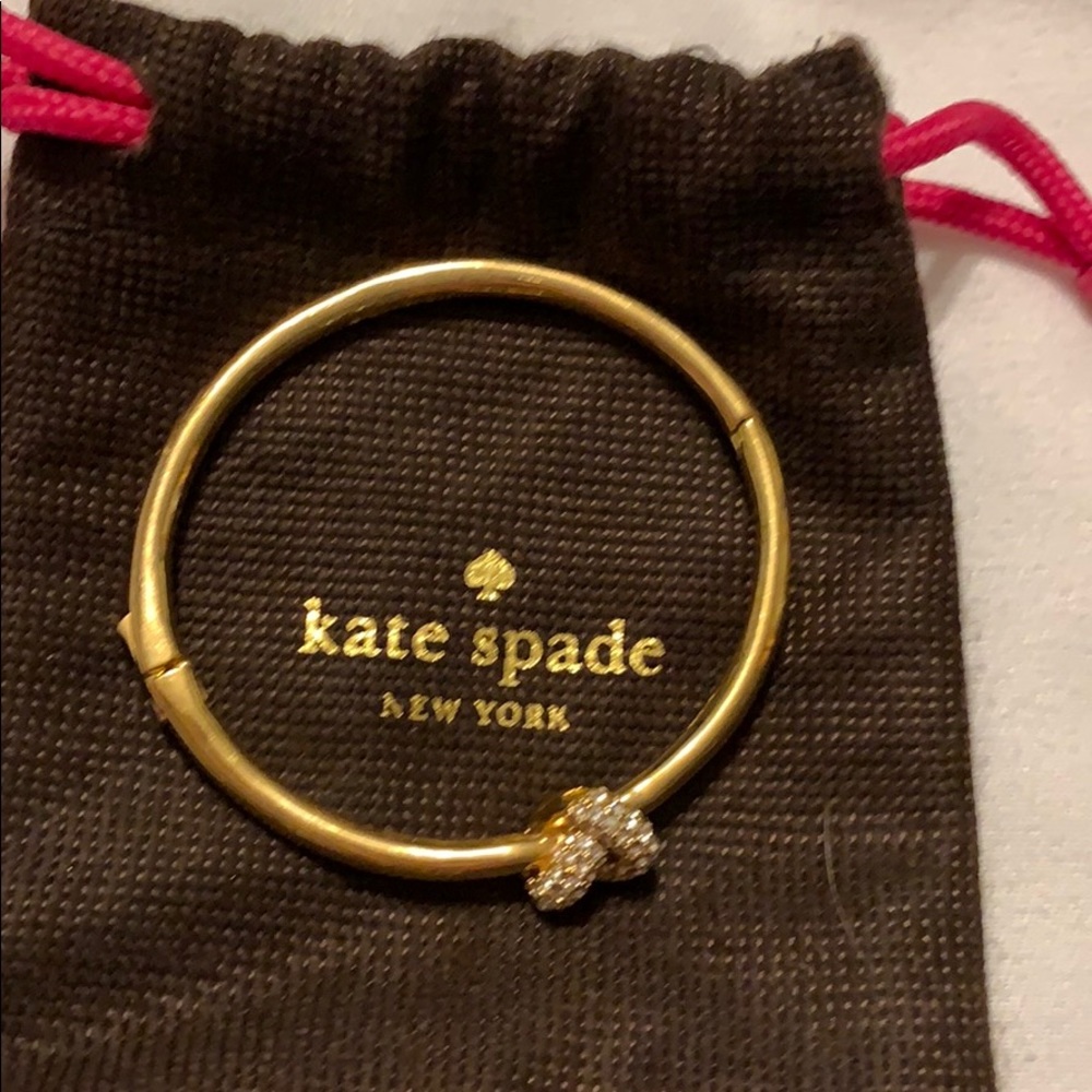 Kate Spade ‘Knot hinge bangle’